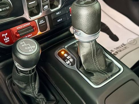 Used 2024 Jeep Wrangler Willys image 16