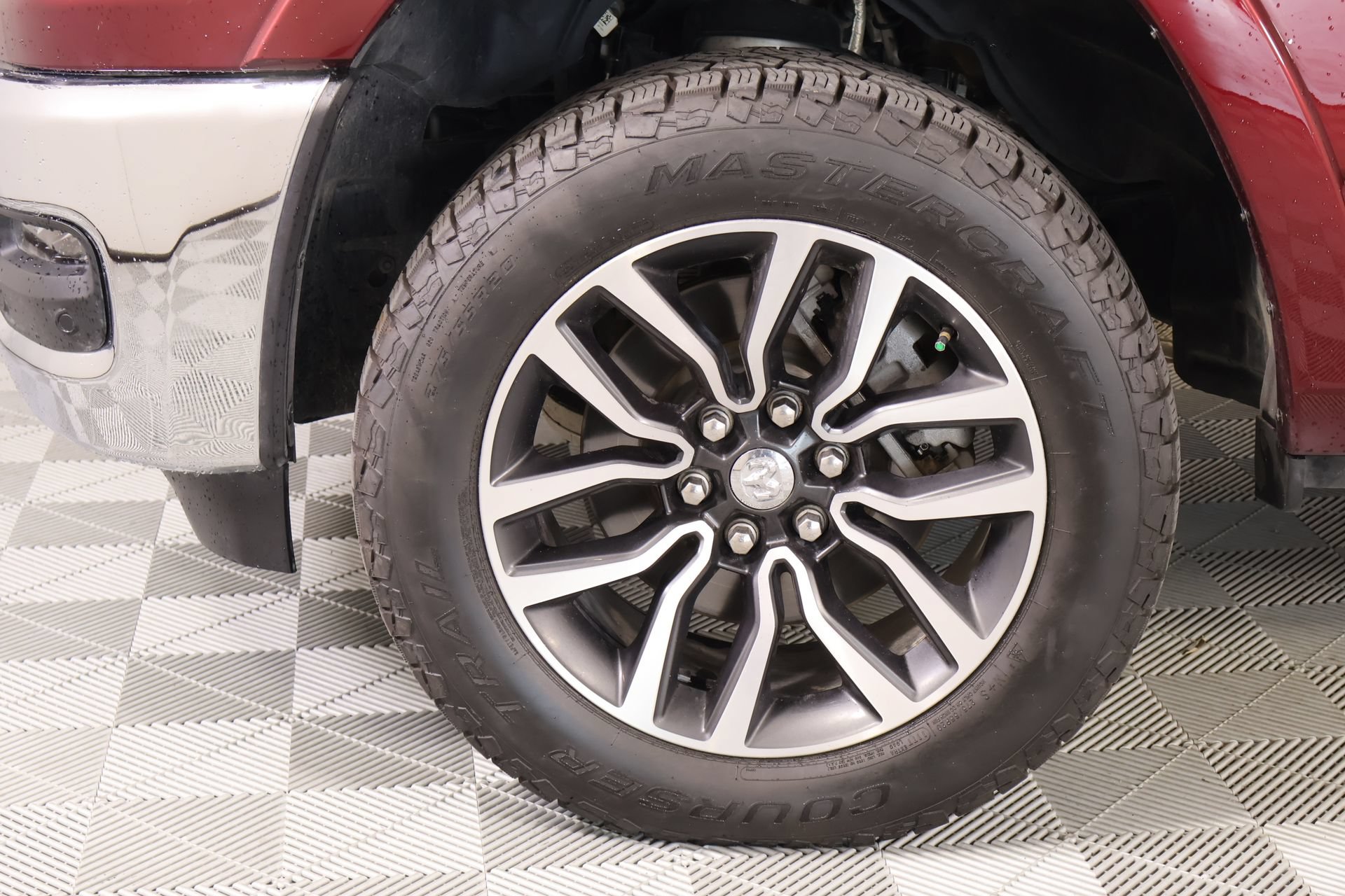 Used 2025 RAM 1500 Limited w/ Off Road Group AWD/4WD image 19