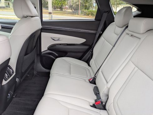 Used 2022 Hyundai Tucson Limited w/ Cargo Package image 16