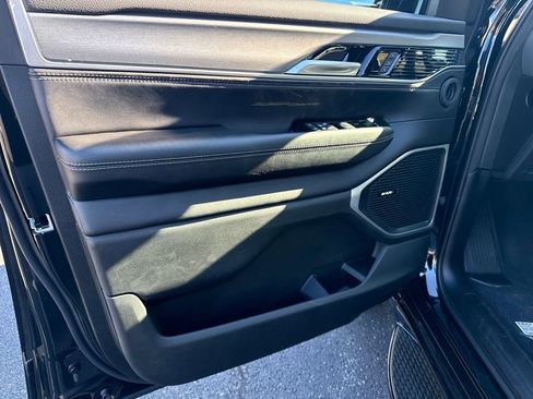 New 2025 Jeep Wagoneer Series II image 10