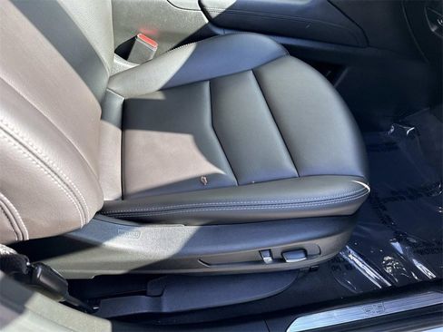 New 2025 Cadillac XT5 Luxury image 10