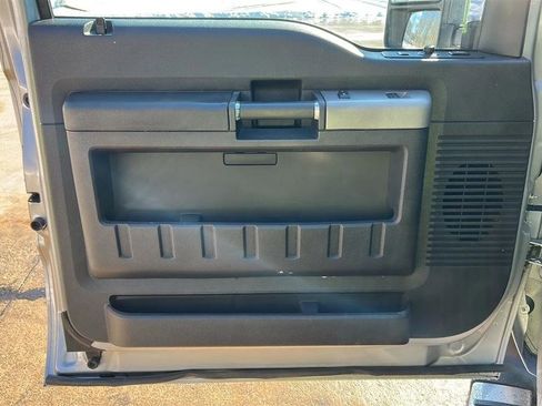 Used 2015 Ford F250 Lariat w/ Chrome Package image 41