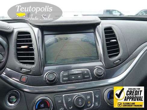Used 2019 Chevrolet Impala LT FWD image 18