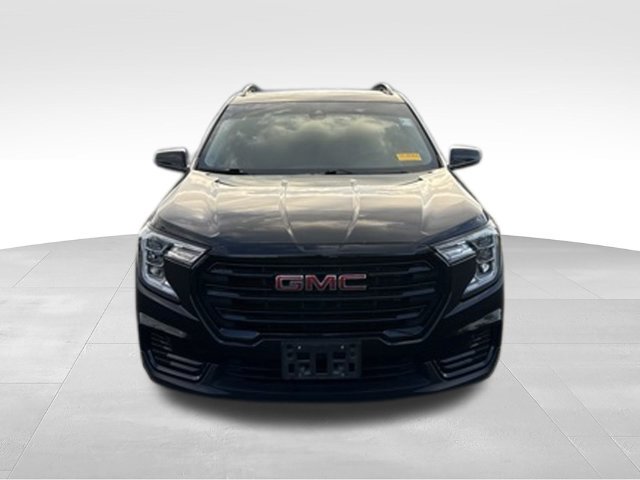 Used 2023 GMC Terrain SLE w/ Elevation Edition FWD image 2