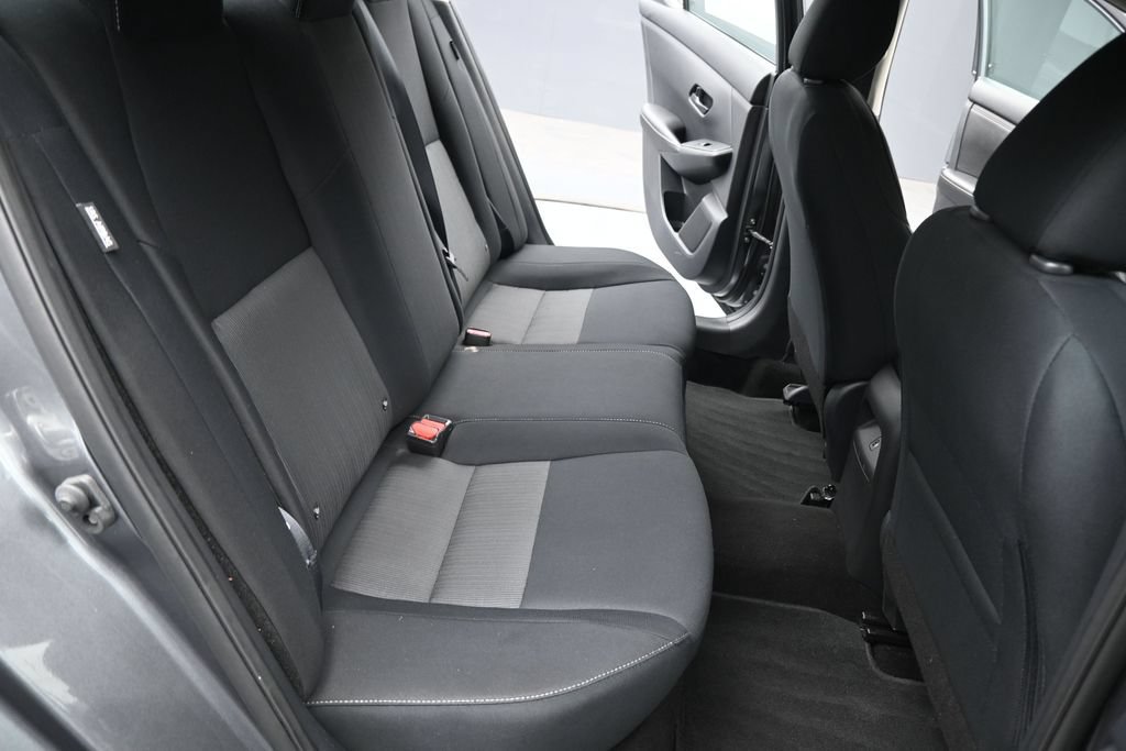 Used 2024 Nissan Sentra SV FWD image 10