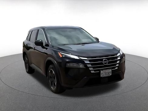 Used 2025 Nissan Rogue SV FWD image 3