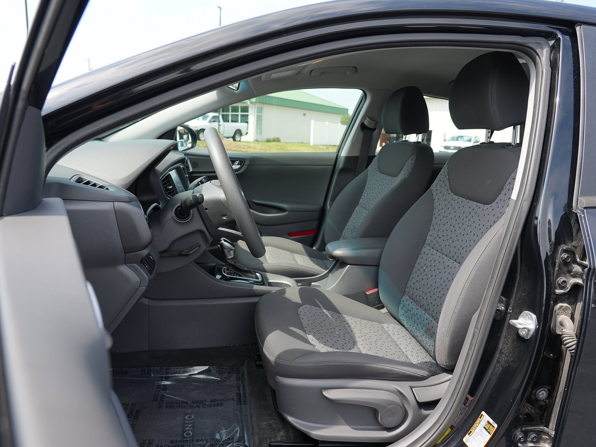 Used 2018 Hyundai Ioniq Blue FWD image 13