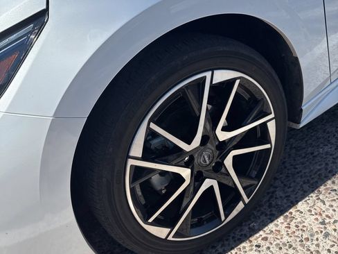 Used 2024 Nissan Sentra SR FWD image 6