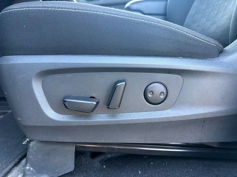 Used 2024 Nissan Pathfinder SV AWD/4WD image 12