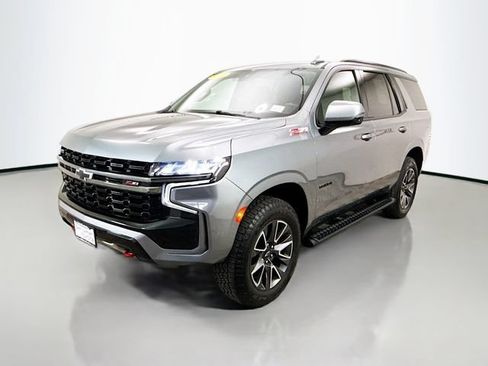 Used 2022 Chevrolet Tahoe Z71 w/ Luxury Package AWD/4WD image 3