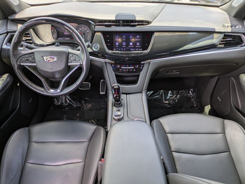 Used 2023 Cadillac XT6 Sport w/ Technology Package AWD/4WD image 14