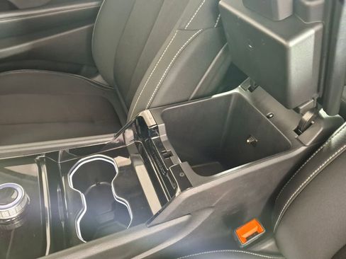 Used 2023 Jeep Grand Cherokee L Laredo image 25