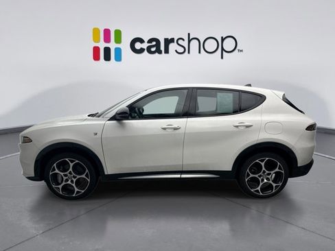 Used 2024 Alfa Romeo Tonale Ti w/ Premium Interior Package AWD/4WD image 2