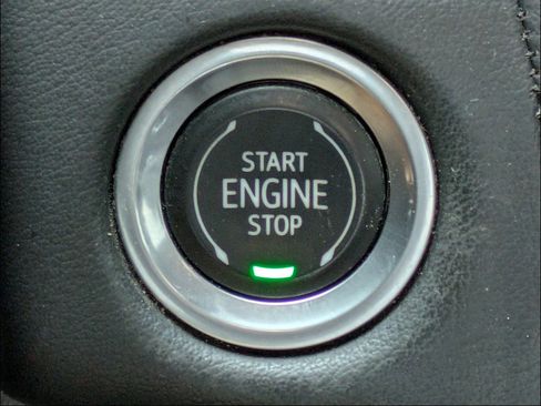 Used 2021 Chevrolet Suburban RST AWD/4WD image 26