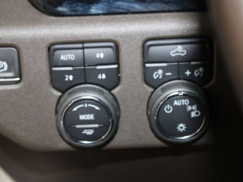 Used 2023 Chevrolet Silverado 1500 LT AWD/4WD image 25