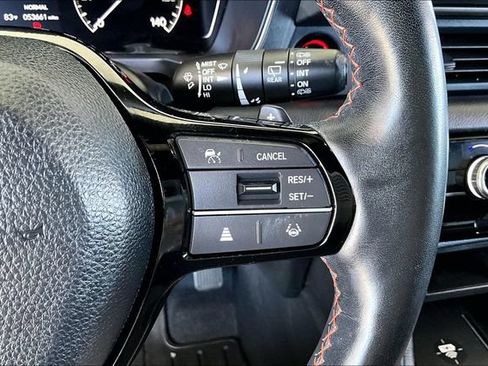 Used 2025 Honda Pilot TrailSport image 11