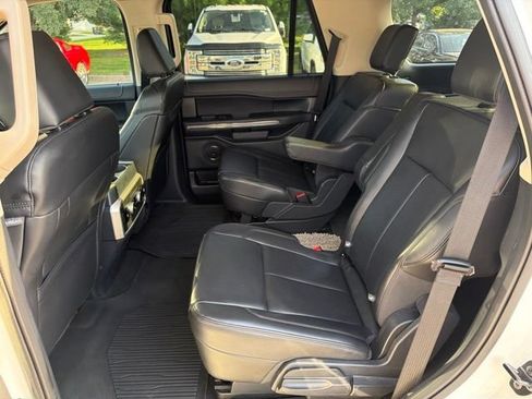 Used 2024 Ford Expedition XLT AWD/4WD image 17