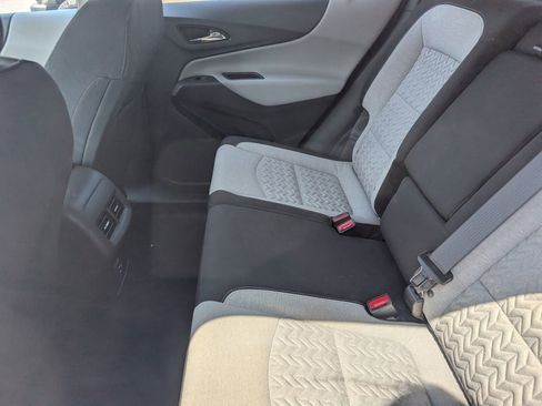Used 2022 Chevrolet Equinox LS w/ LS Convenience Package image 7