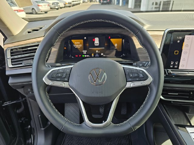 Used 2024 Volkswagen Atlas SEL AWD/4WD image 29