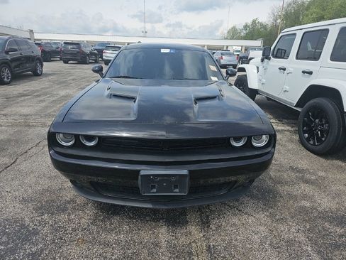 Used 2018 Dodge Challenger SXT Plus RWD image 2