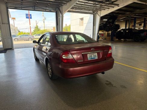 Used 2004 Toyota Camry LE FWD image 4