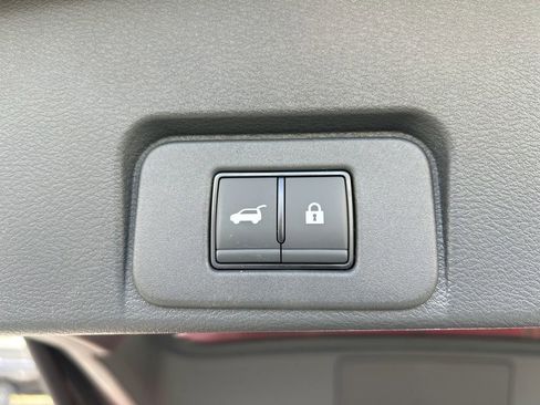 Used 2026 Nissan Rogue SV FWD image 53