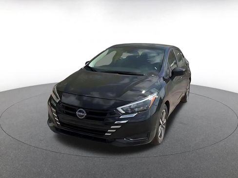 Used 2025 Nissan Versa SV FWD image 4