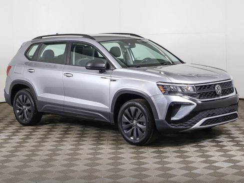 Used 2023 Volkswagen Taos S image 2