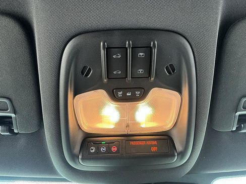 Used 2023 Chevrolet TrailBlazer RS w/ Sun and Liftgate Package FWD image 24