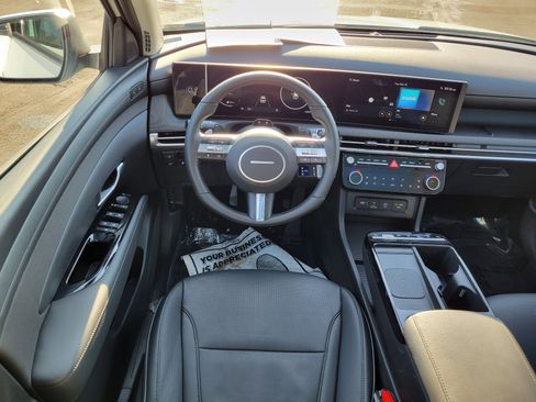 Used 2025 Hyundai Tucson Limited image 11