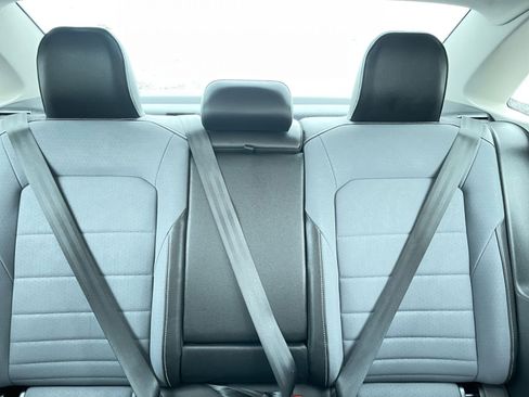 Used 2025 Volkswagen Jetta SE image 39