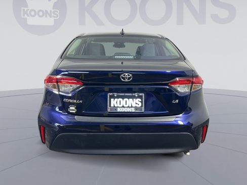 Used 2025 Toyota Corolla LE w/ LE Premium Package FWD image 10