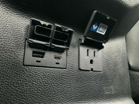 Used 2022 Toyota Tundra Limited image 33