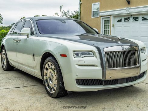 Used 2015 Rolls-Royce Ghost image 12