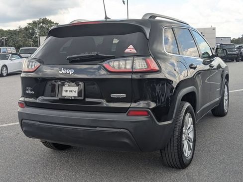 Used 2019 Jeep Cherokee Latitude w/ Popular Appearance Group AWD/4WD image 3