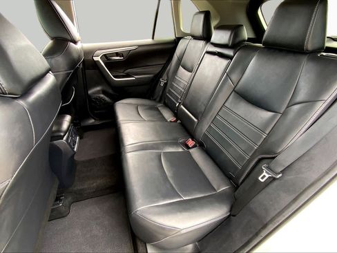 Used 2021 Toyota RAV4 XLE Premium FWD image 20
