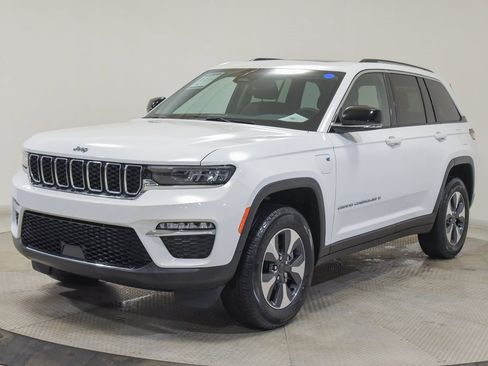 Used 2022 Jeep Grand Cherokee Limited 4xe image 6