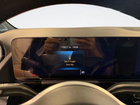 Used 2022 Mercedes-Benz GLA 250 4MATIC image 24