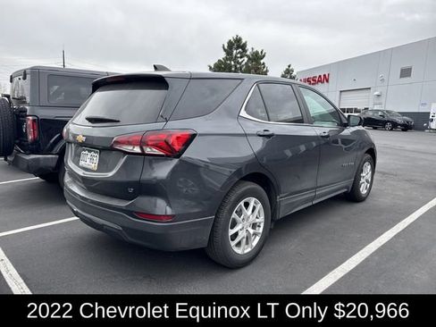 Used 2022 Chevrolet Equinox LT image 2