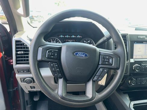 Used 2019 Ford F250 XLT w/ XLT Premium Package AWD/4WD image 13