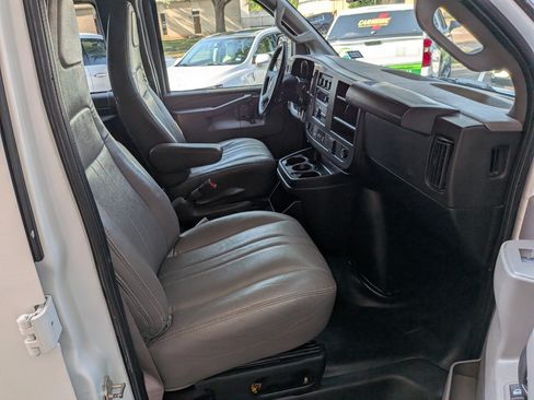 Used 2023 Chevrolet Express 3500 LS RWD image 10