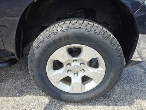 Used 2019 RAM 1500 Classic SLT AWD/4WD image 32