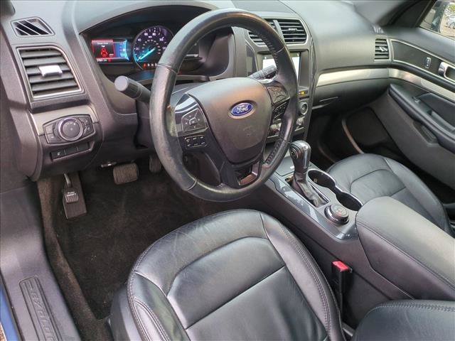 Used 2018 Ford Explorer XLT w/ Equipment Group 202A AWD/4WD image 10