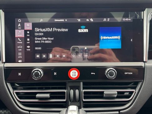 New 2026 Porsche Macan image 29