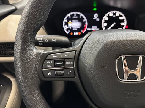Certified 2025 Honda HR-V LX image 13