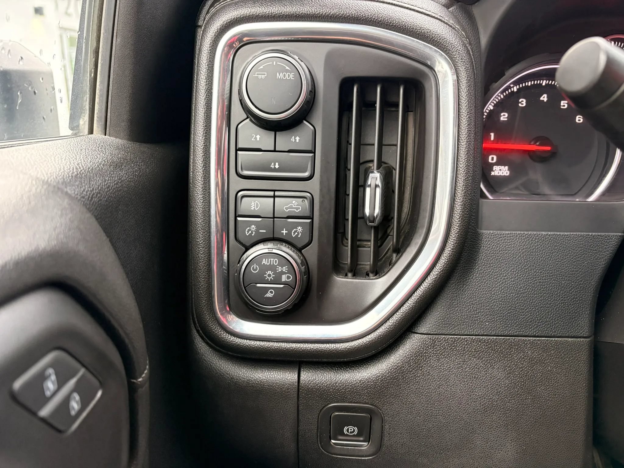Used 2023 Chevrolet Silverado 2500 LT w/ Convenience Package AWD/4WD image 29