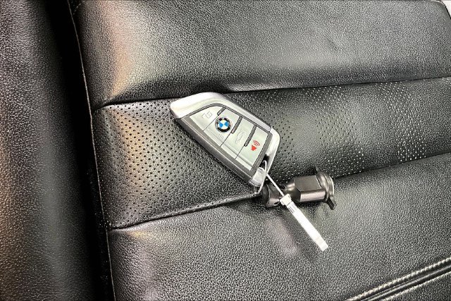 Used 2019 BMW X5 xDrive40i w/ Convenience Package AWD/4WD image 32