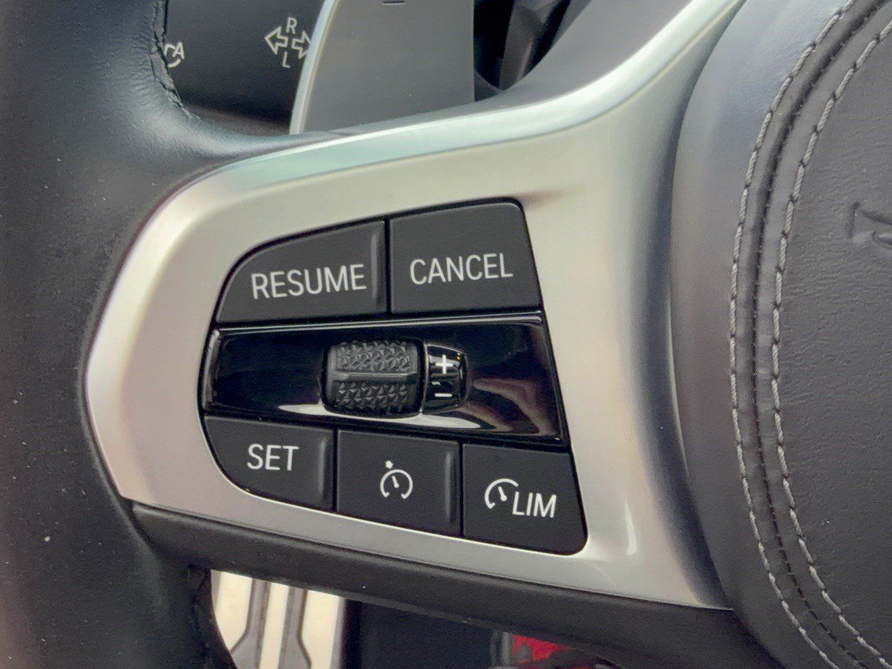 Used 2022 BMW X5 sDrive40i w/ M Sport Package RWD image 18
