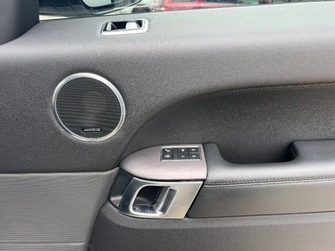 Used 2019 Land Rover Range Rover Sport HSE image 11