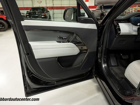 Used 2024 Land Rover Range Rover Sport SE image 16